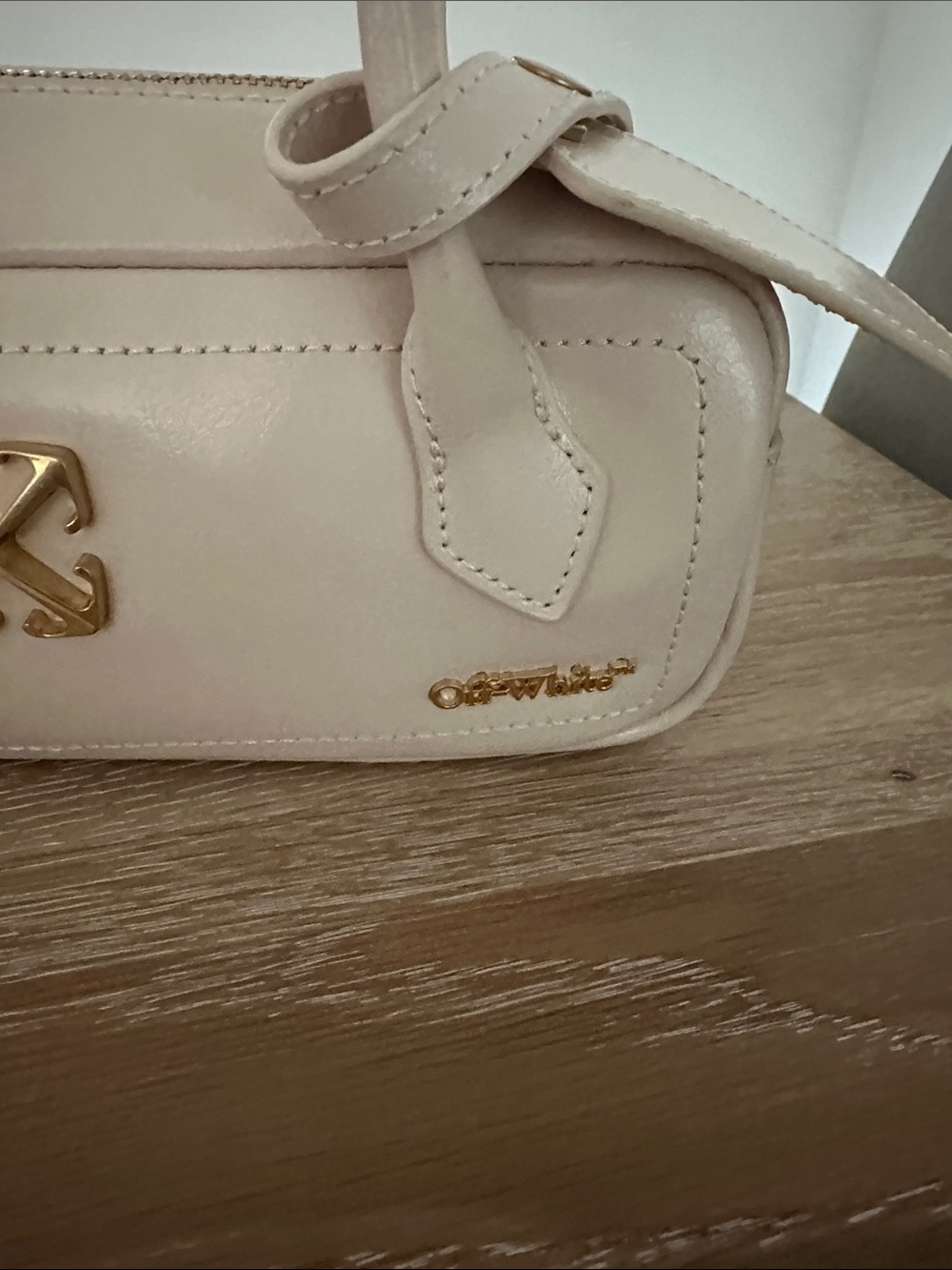 Off-White Pale Cream Leather Shoulder Bag with Gold Hardware - Picture 3 of 9